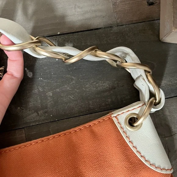 Chanel Chunky Chain Shoulder Bag - Picture 7 of 14